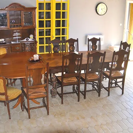 酒店 La Grande Metairie